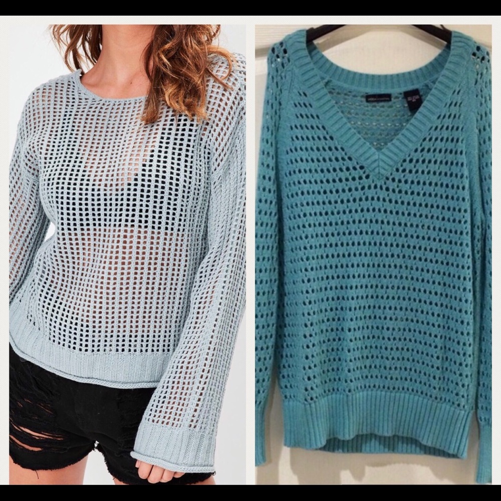 Open-stitch v neck sweater